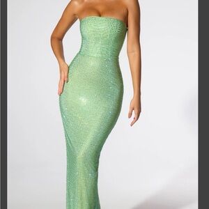 Elegant Strapless Green Gown